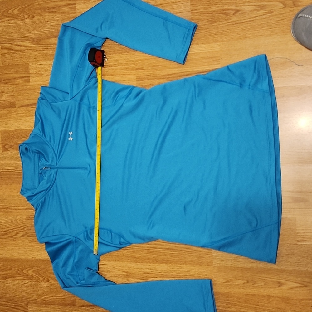 UnderArmour blue sports top